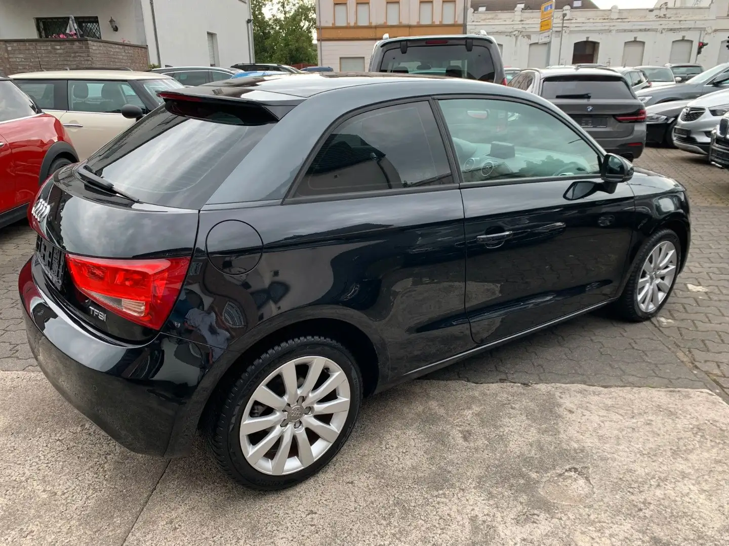Audi A1 1.4 16V ambition Automatik Xenonlicht Schwarz - 2