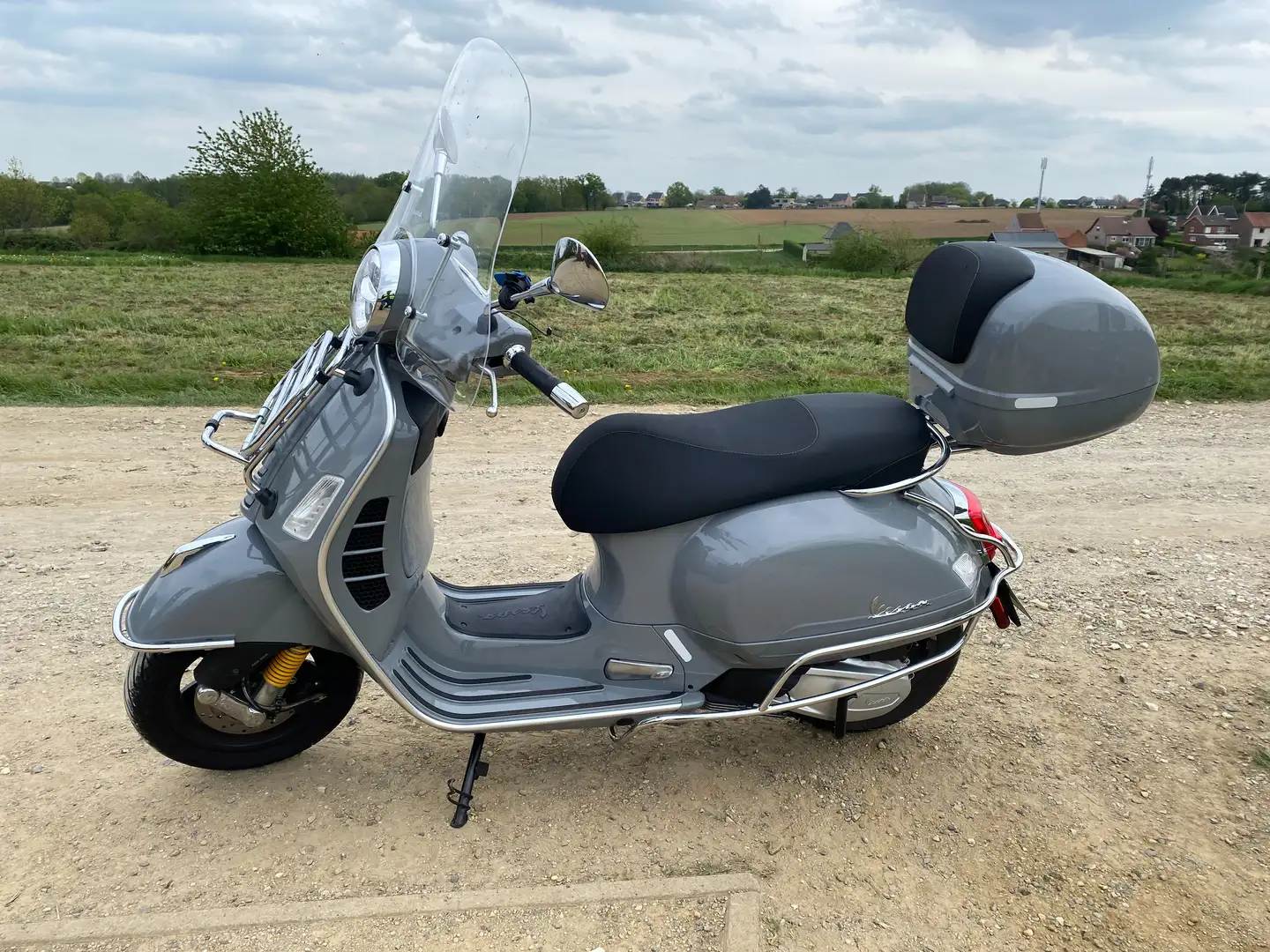 Vespa GTS Super Tech 300 Grigio - 1