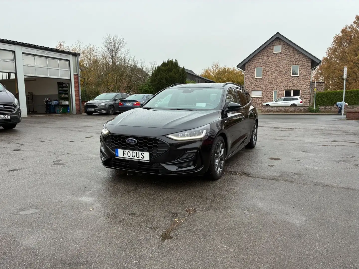 Ford Focus ST-Line X Turn.,schwenkb. AHK,Kamera,HuD Schwarz - 2
