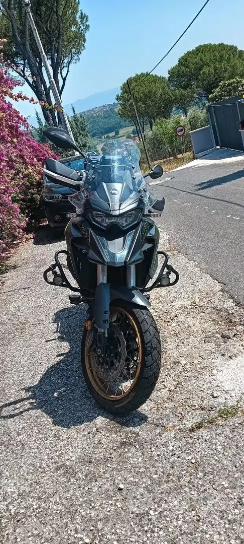 QJ Motor SRT 700 X Szary - 1