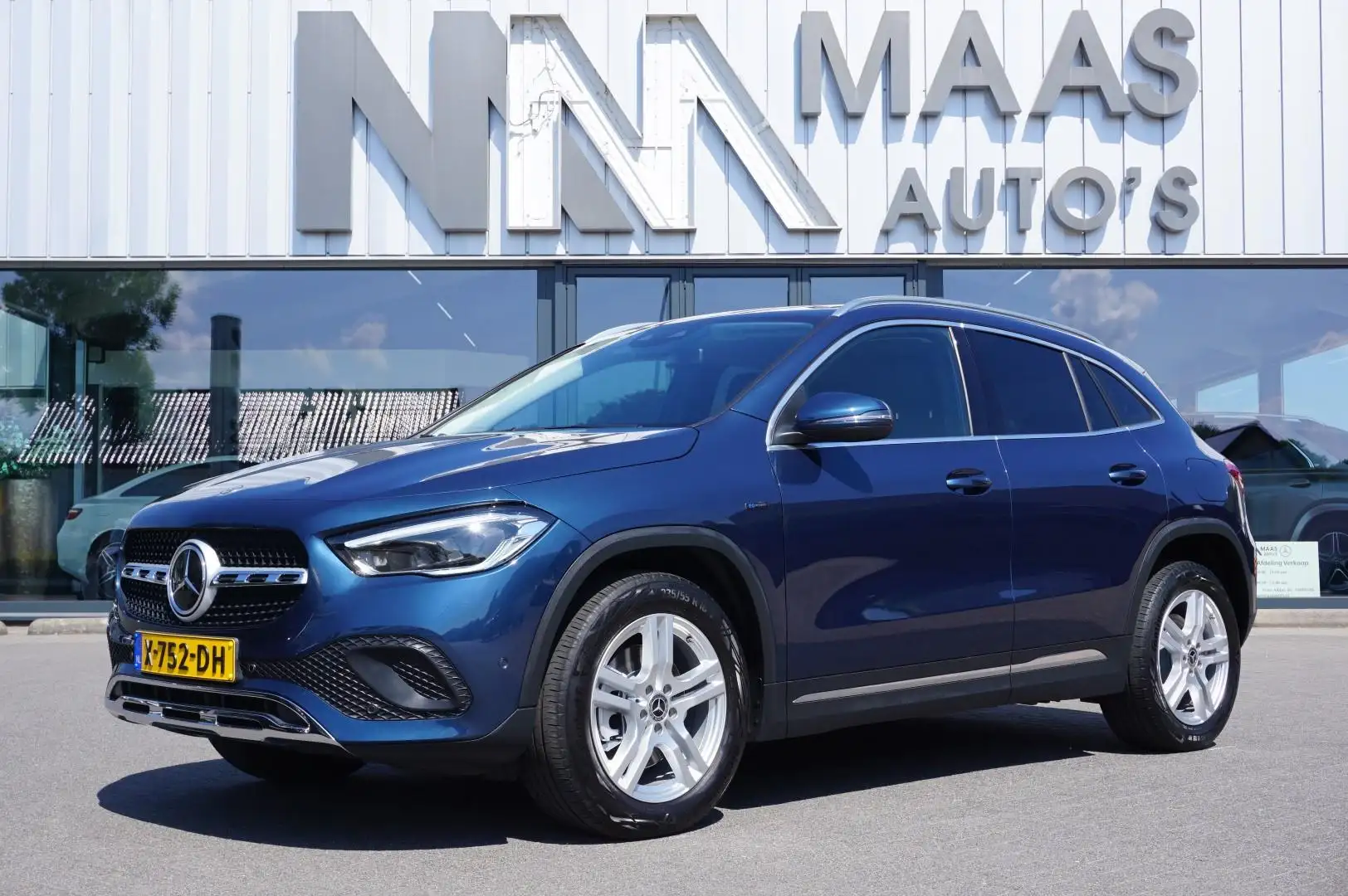 Mercedes-Benz GLA 250 e Progressive Distronic Carplay Blau - 1