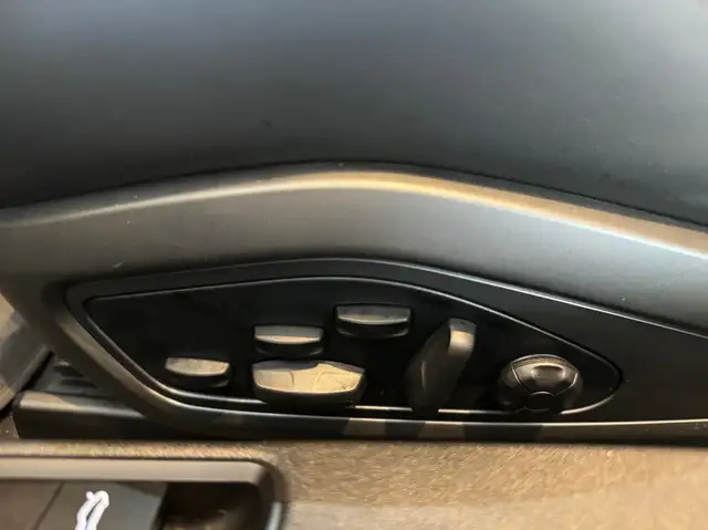 Porsche 911 view 8