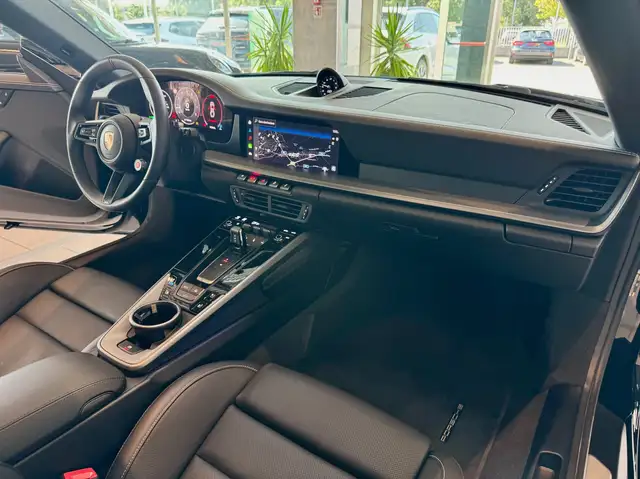 Porsche 911 view 13