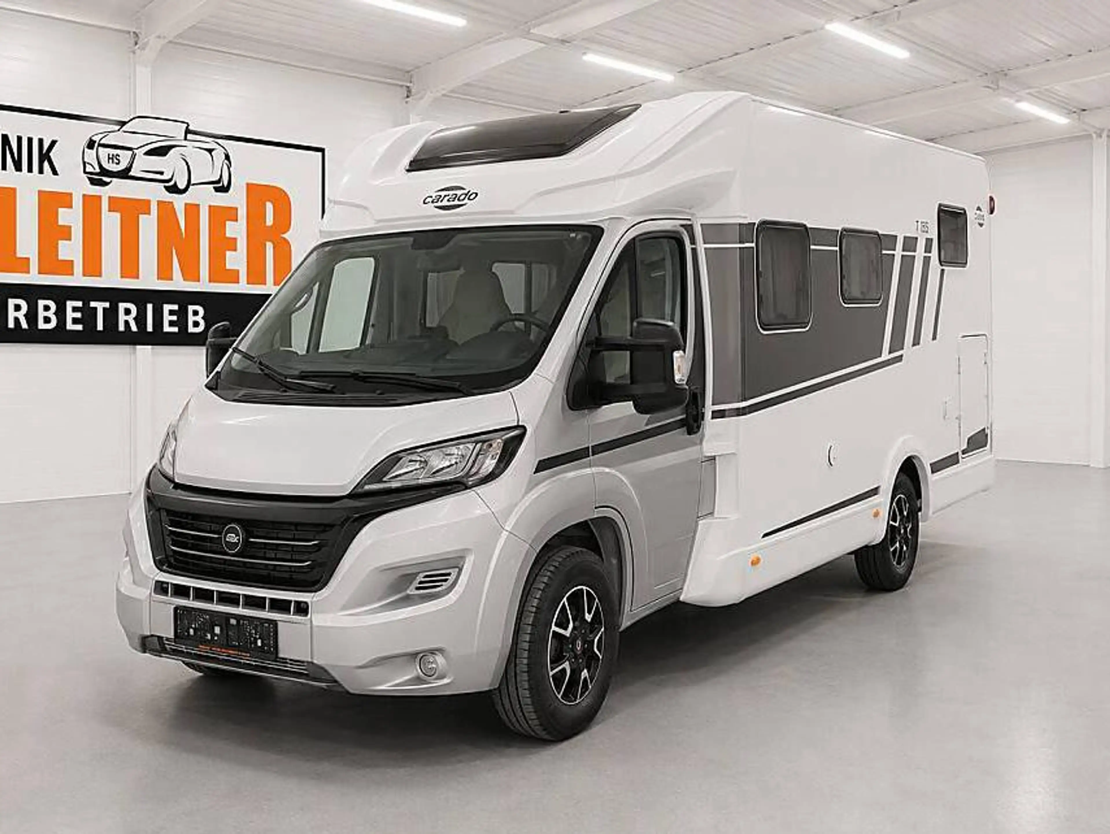 Caravans-Wohnm Carado T338
