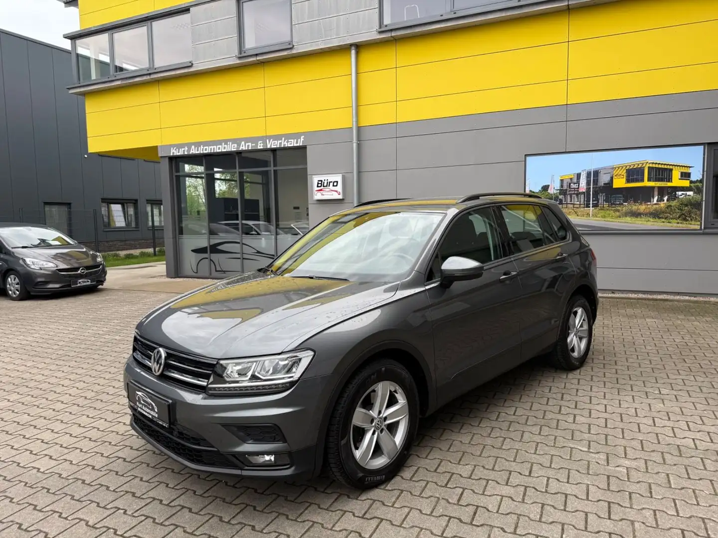 Volkswagen Tiguan Trendline AUTOMATIK/NAVI/KAMERA/KLIMAA* Gri - 1