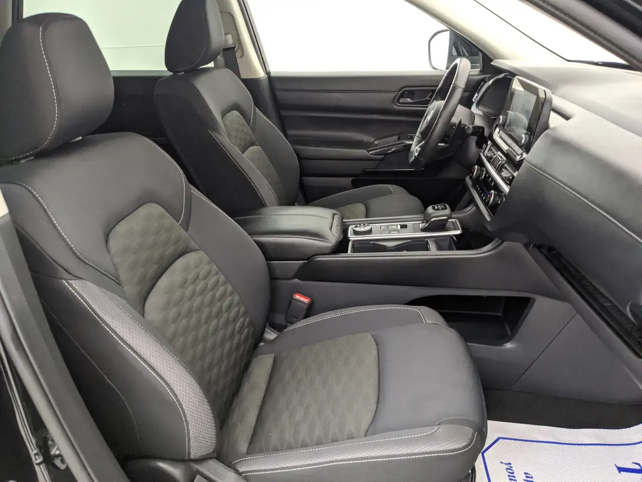 Nissan Pathfinder photo Nissan Pathfinder