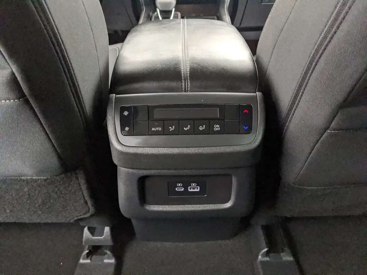 Nissan Pathfinder photo Nissan Pathfinder