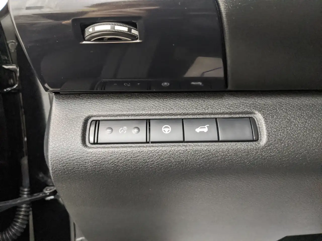 Nissan Pathfinder photo Nissan Pathfinder