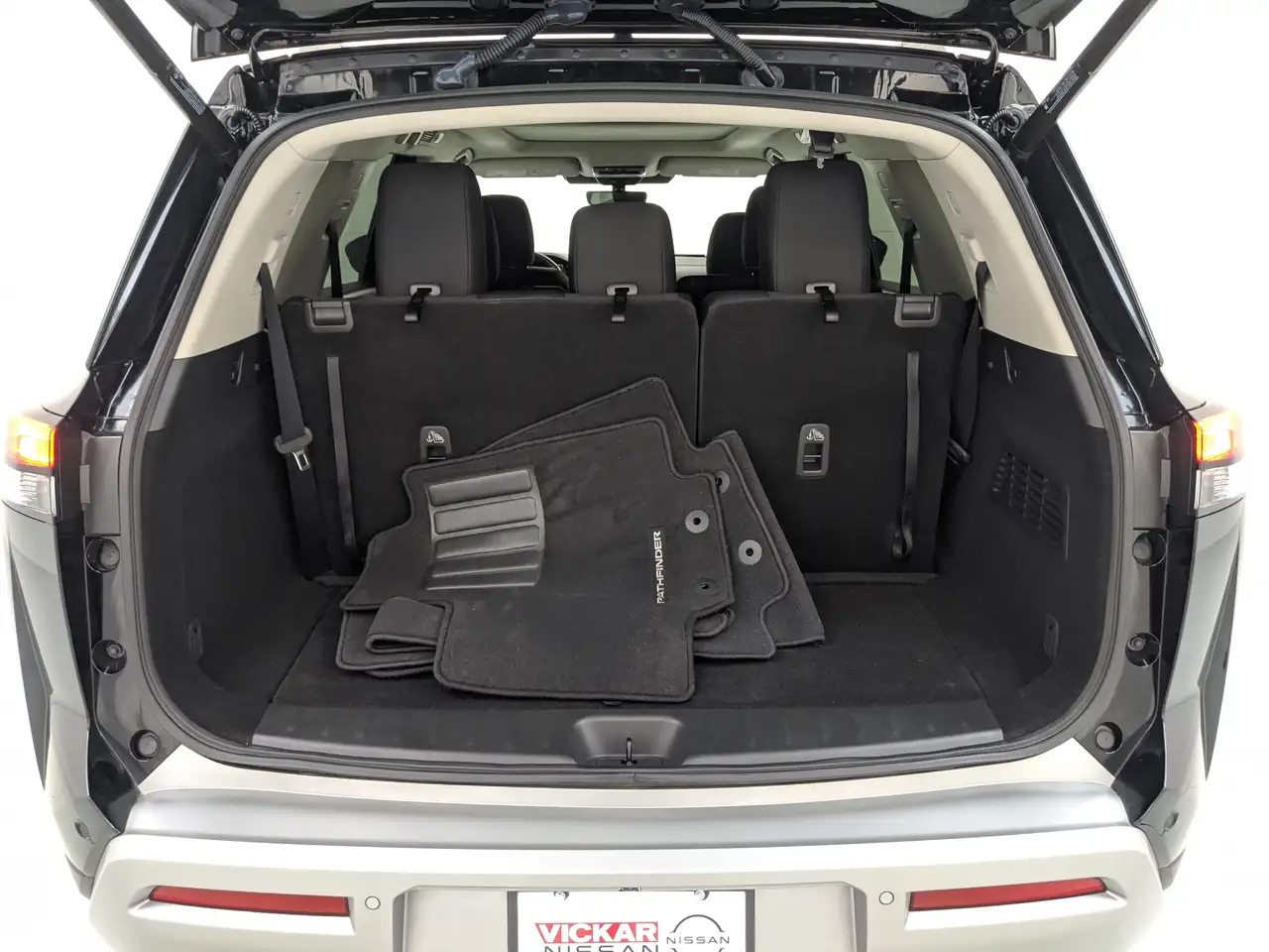 Nissan Pathfinder photo Nissan Pathfinder