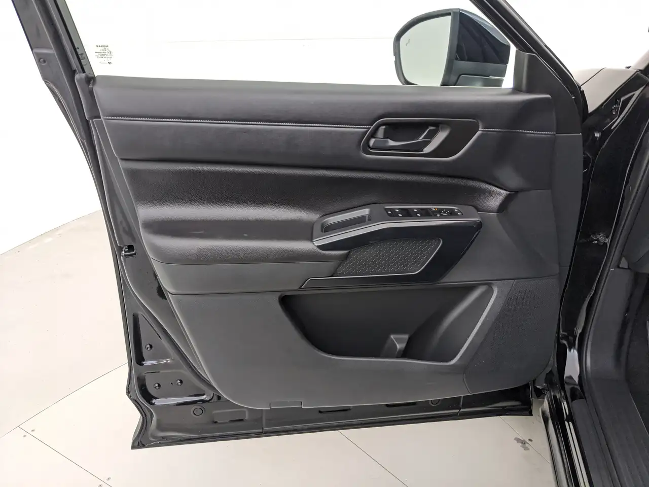Nissan Pathfinder photo Nissan Pathfinder
