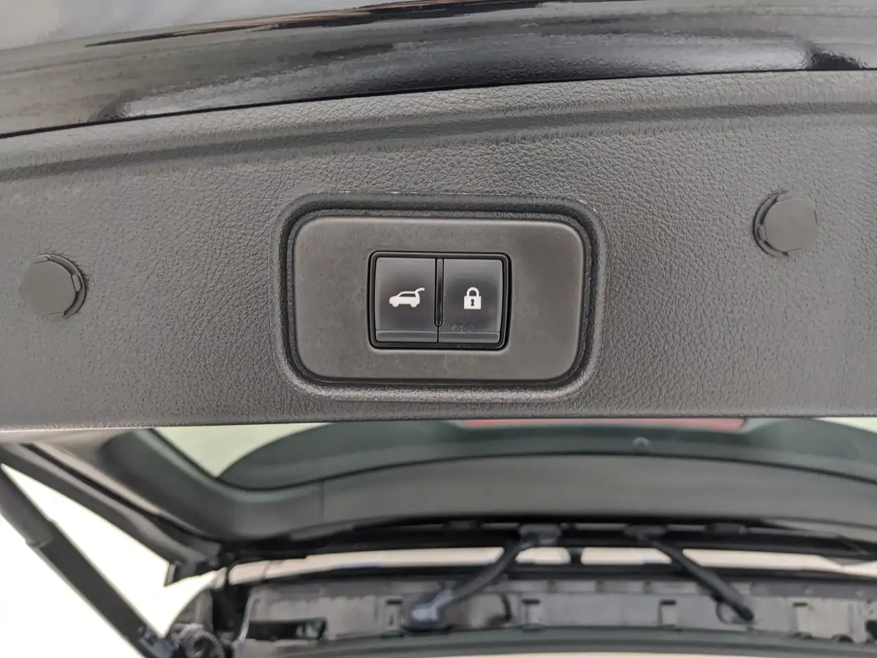 Nissan Pathfinder photo Nissan Pathfinder