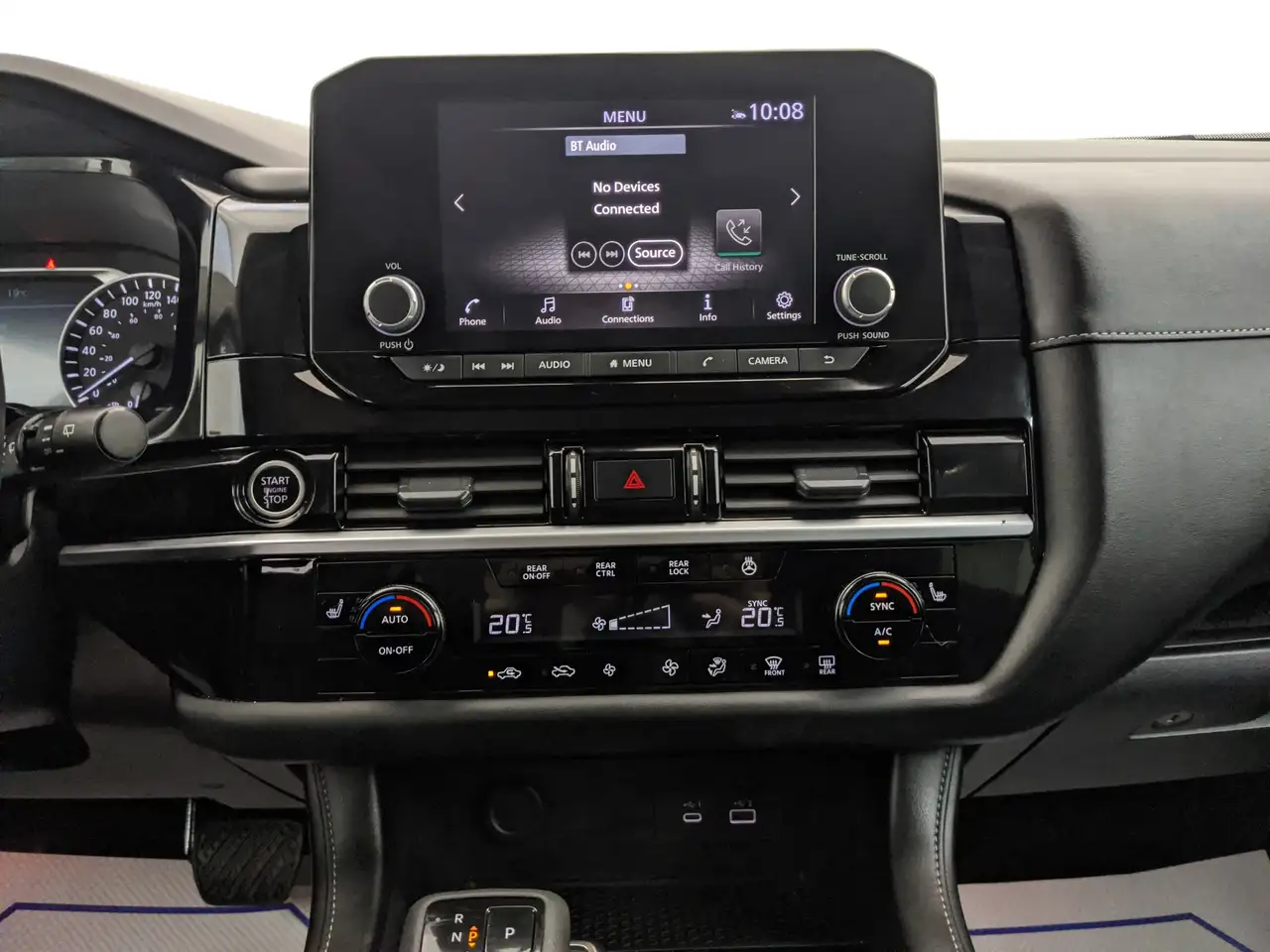 Nissan Pathfinder photo Nissan Pathfinder