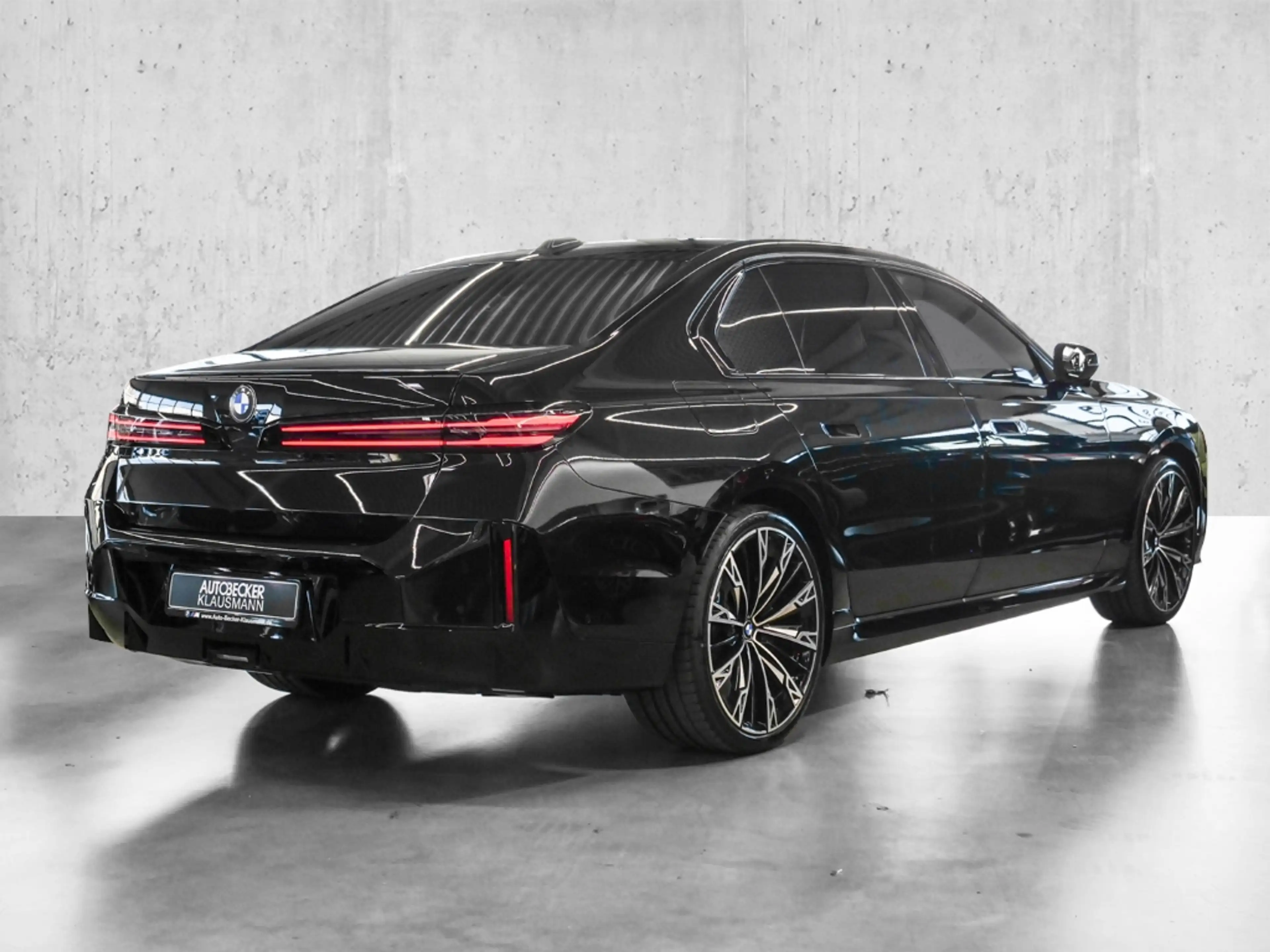 BMW 740 XDRIVE M Sport Pro LMR 22'' HUD Panorama Leder Sou — photo 2