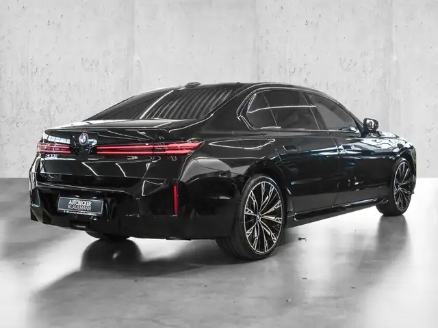 BMW 7 Series view 2