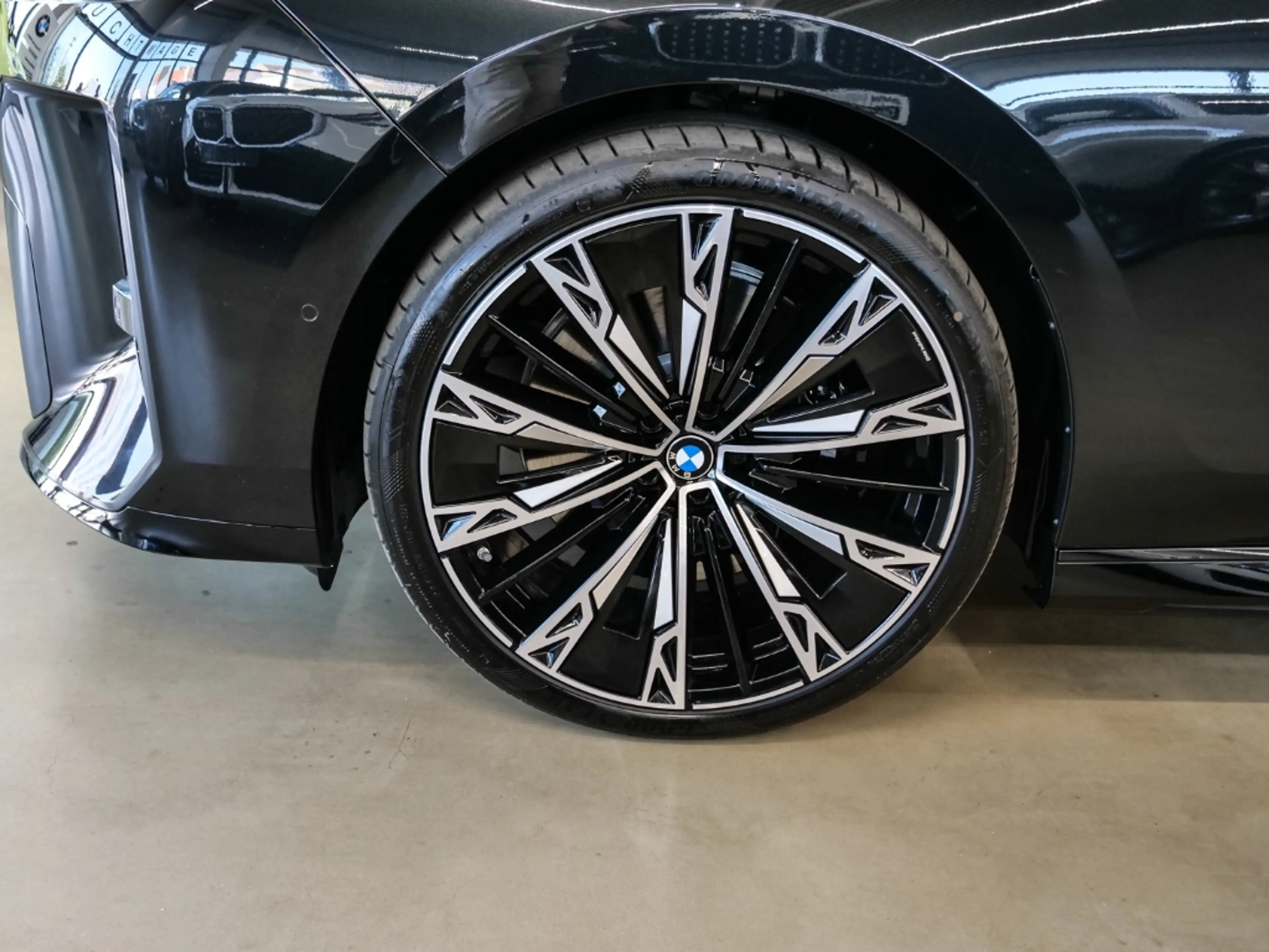 BMW 740 XDRIVE M Sport Pro LMR 22'' HUD Panorama Leder Sou — photo 7