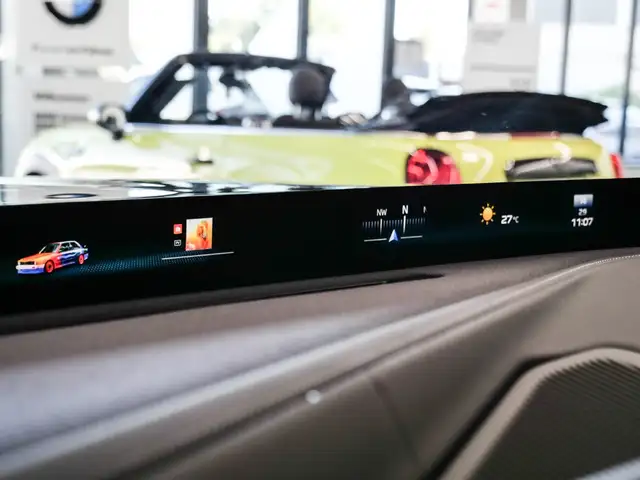 BMW 7 Series view 27