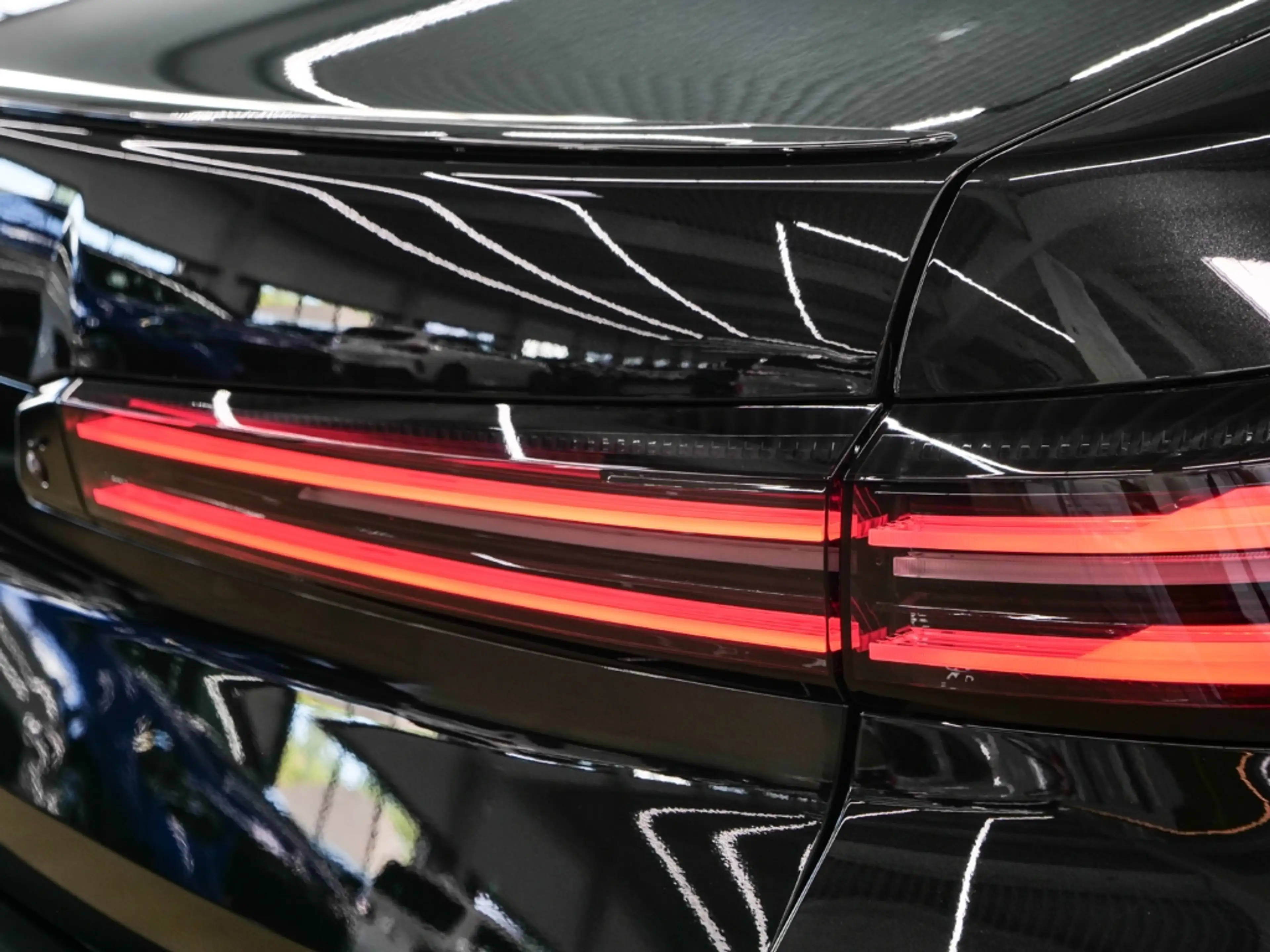 BMW 740 XDRIVE M Sport Pro LMR 22'' HUD Panorama Leder Sou — photo 9