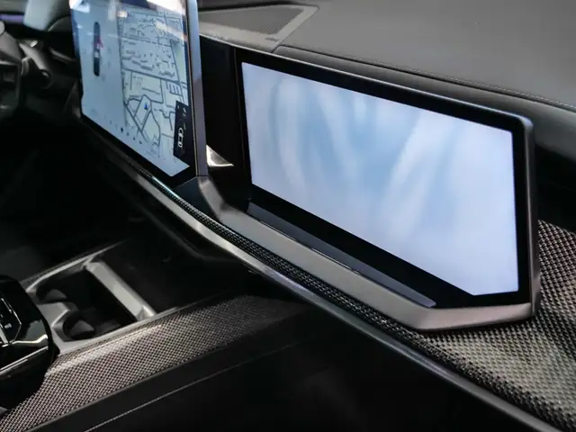BMW 7 Series view 23