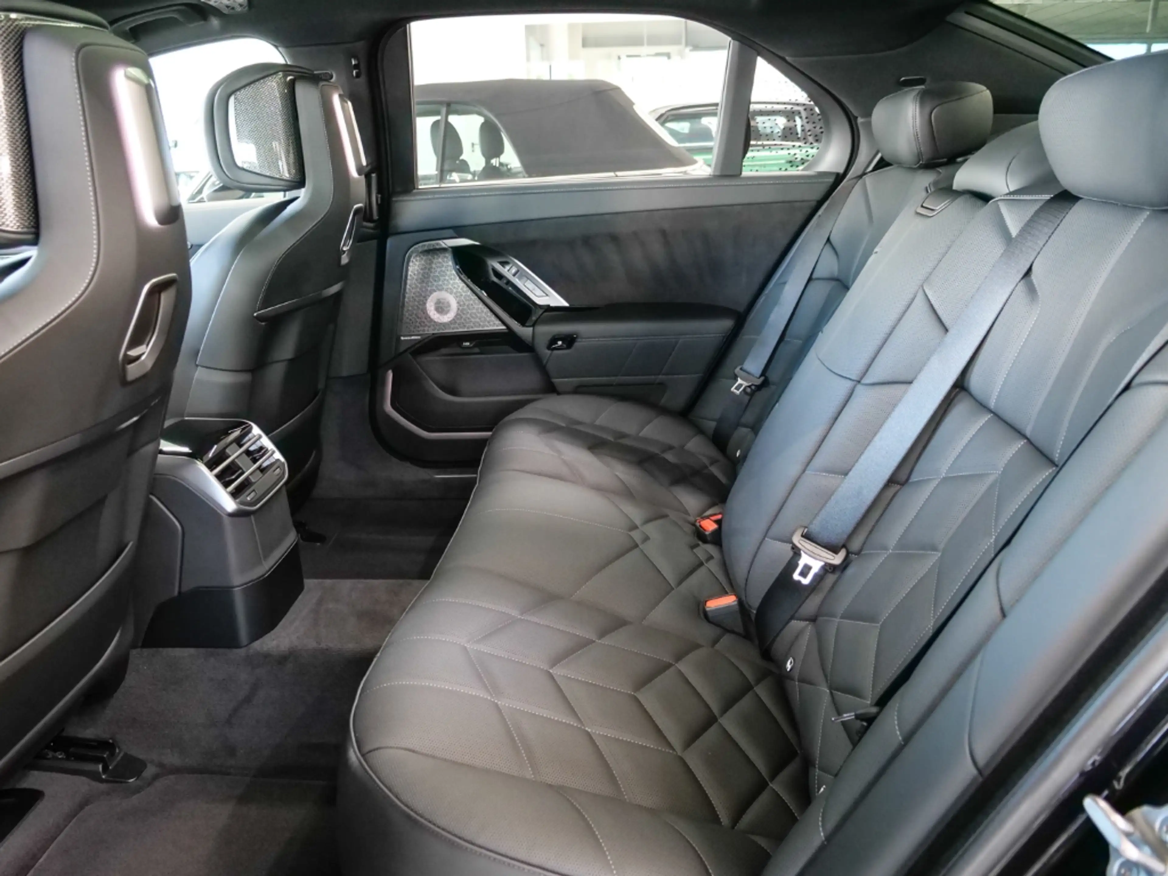 BMW 740 XDRIVE M Sport Pro LMR 22'' HUD Panorama Leder Sou — photo 13