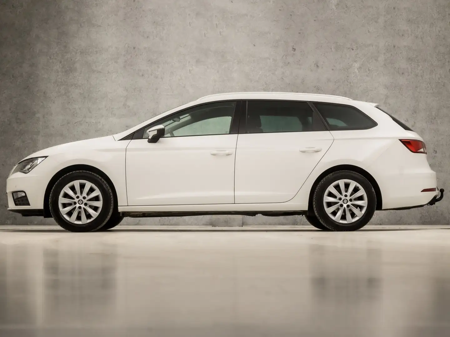 SEAT Leon ST 1.0 TSI Sport (APPLE CARPLAY, NAVIGATIE, CLIMAT Wit - 2