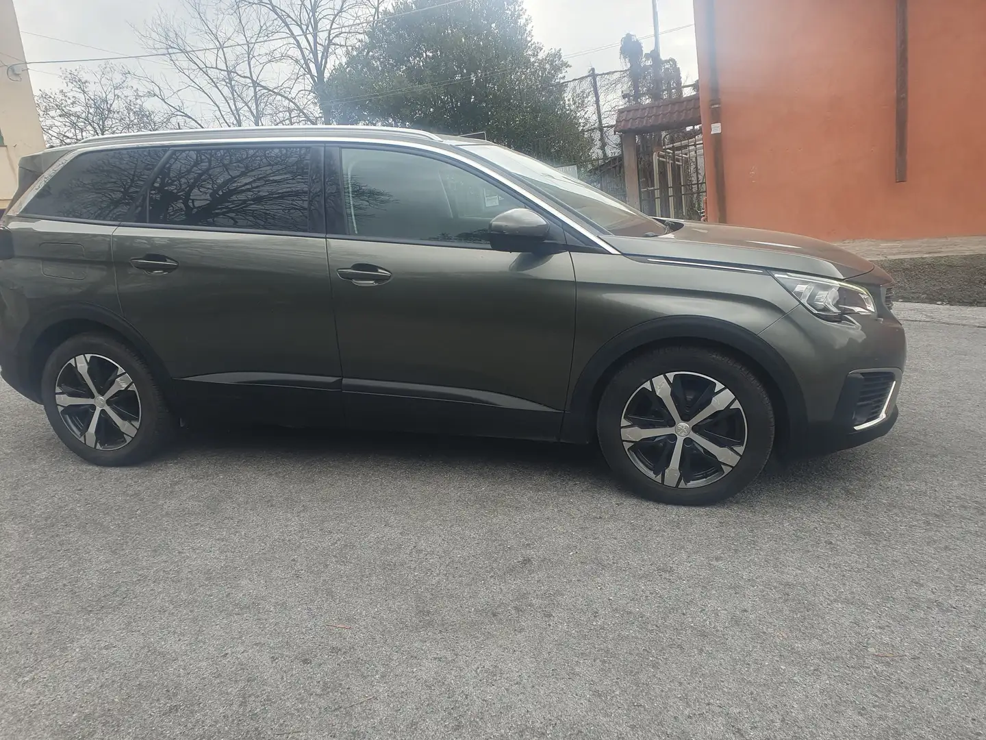 Peugeot 5008 5008 1.5 bluehdi Business s Bronce - 2