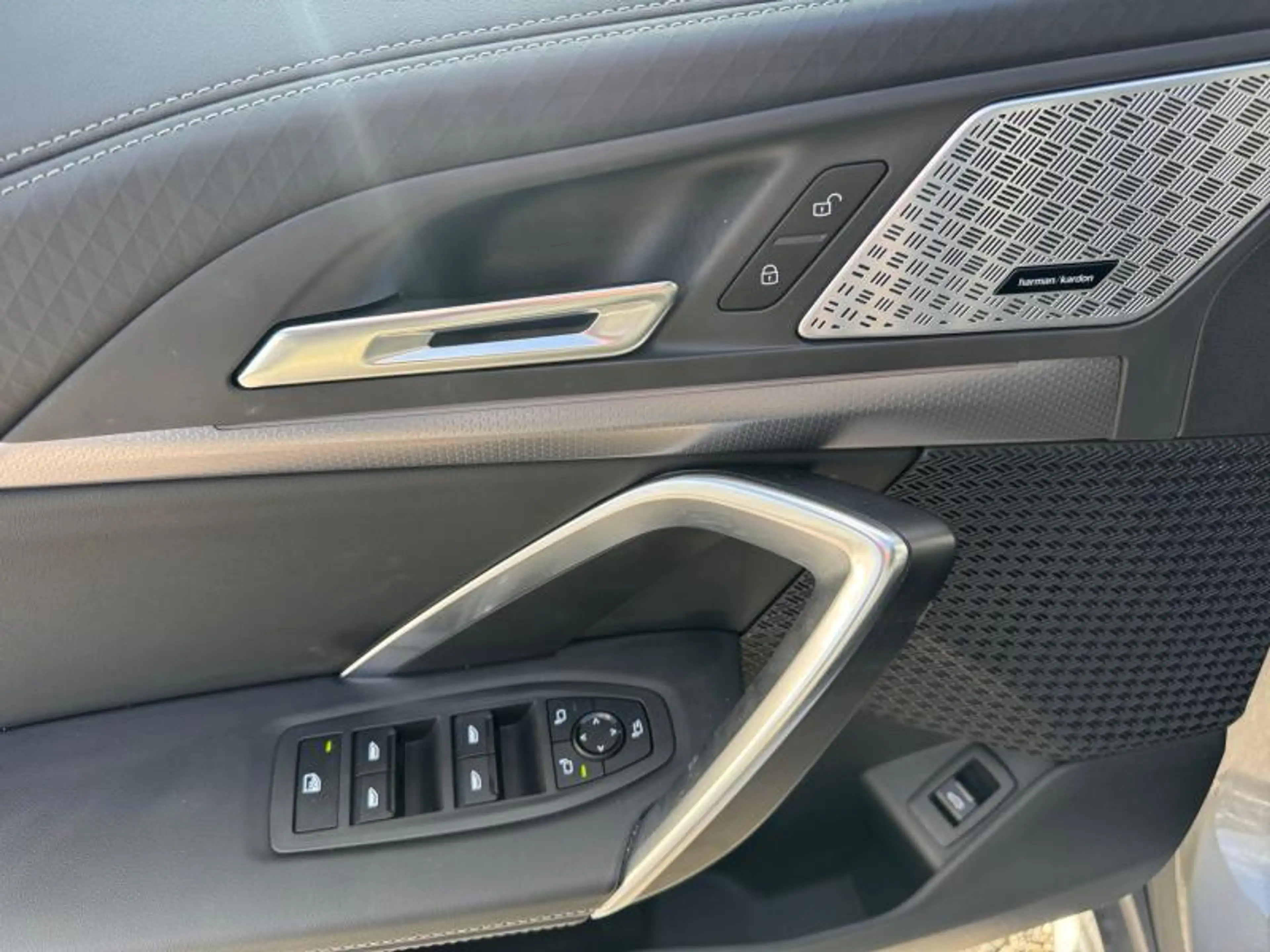 BMW iX2 M Sportpakket — photo 12