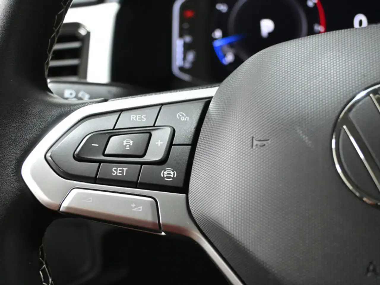 Volkswagen Atlas photo Volkswagen Atlas