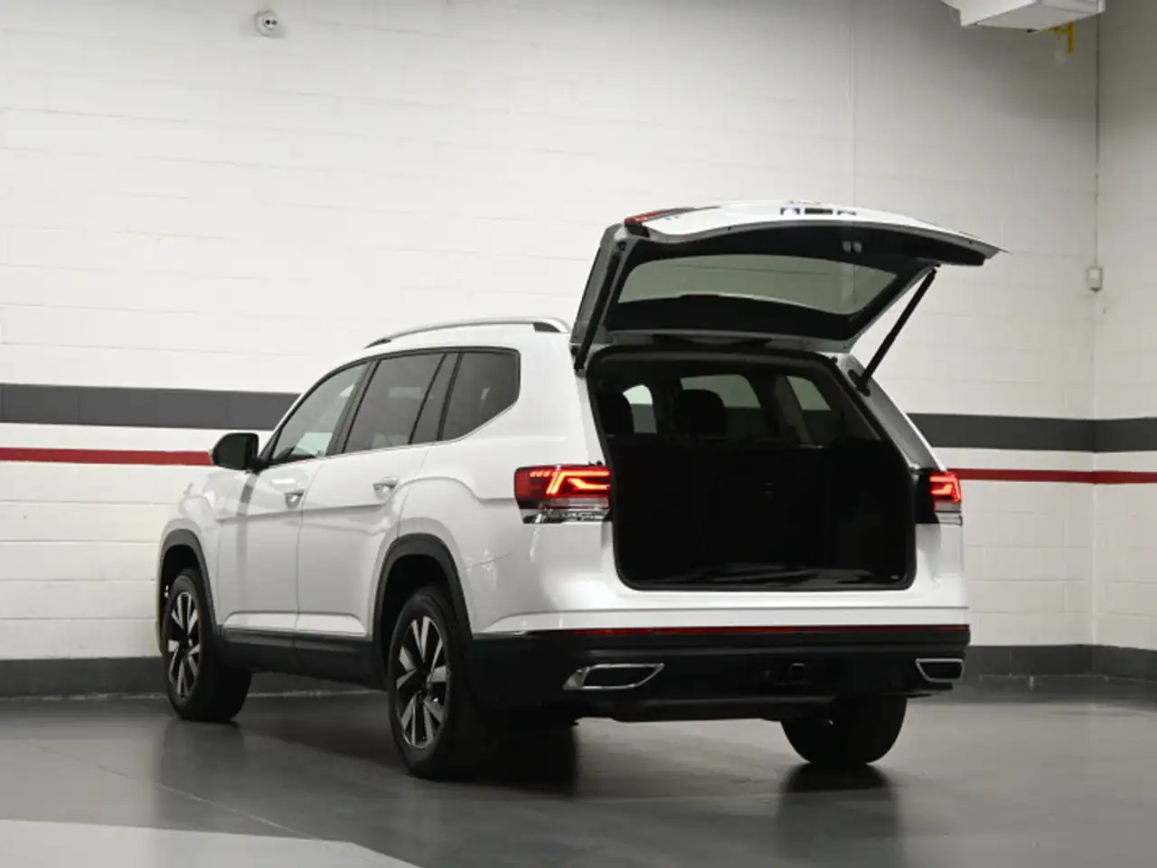 Volkswagen Atlas photo Volkswagen Atlas