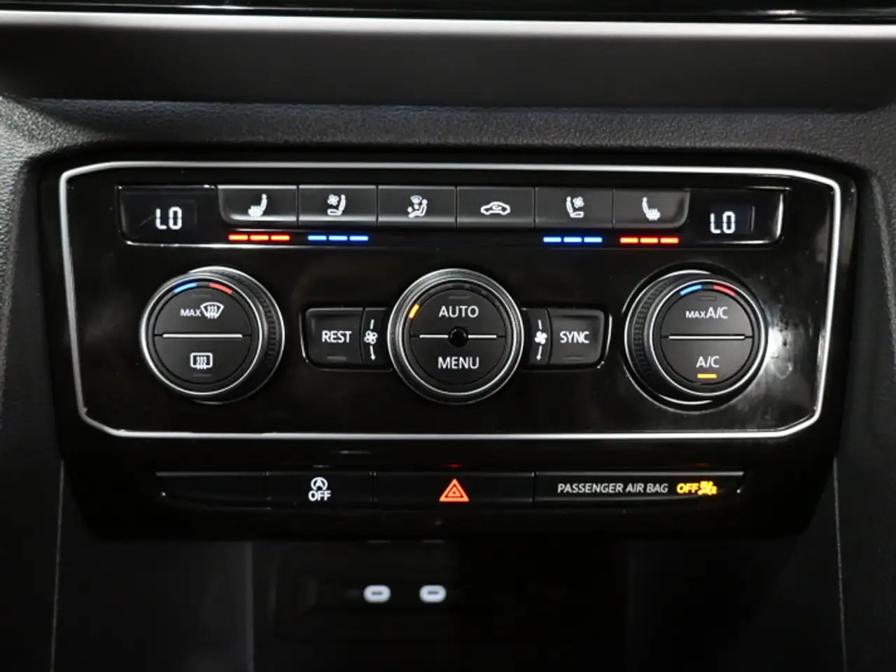 Volkswagen Atlas photo Volkswagen Atlas
