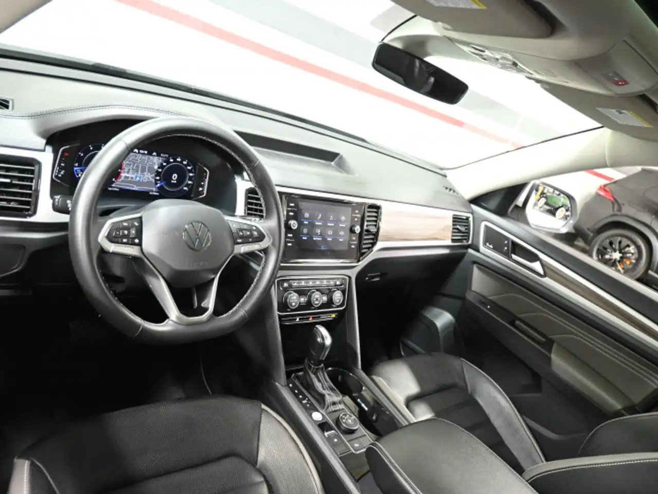 Volkswagen Atlas photo Volkswagen Atlas