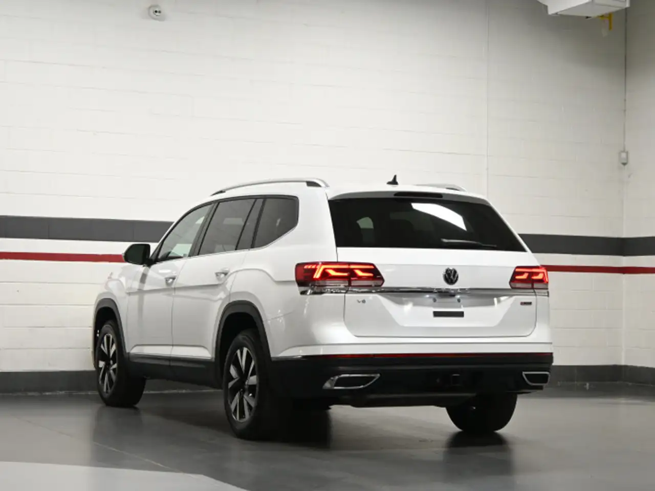 Volkswagen Atlas photo Volkswagen Atlas