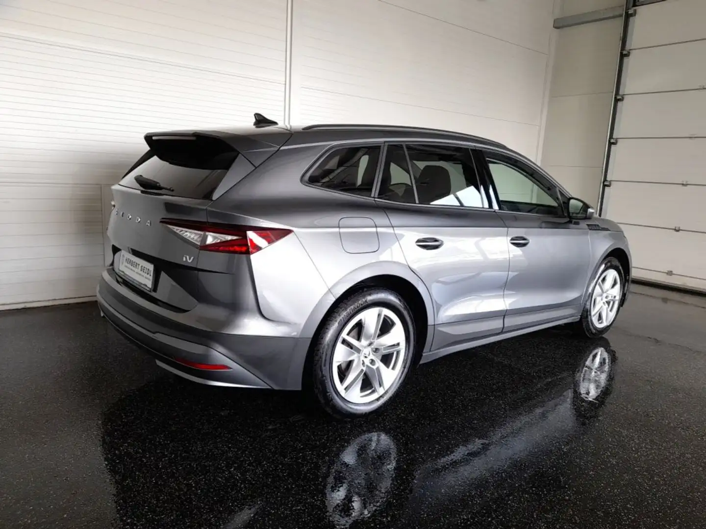 Skoda Enyaq 50 IV AUT *TEILLEDER / 19 ZOLL / VOLL-LED / NAVI / KAMERA / ACC / KEYLESS / SHZG / VERKEHRSZEICHENASSIST* Grau - 2