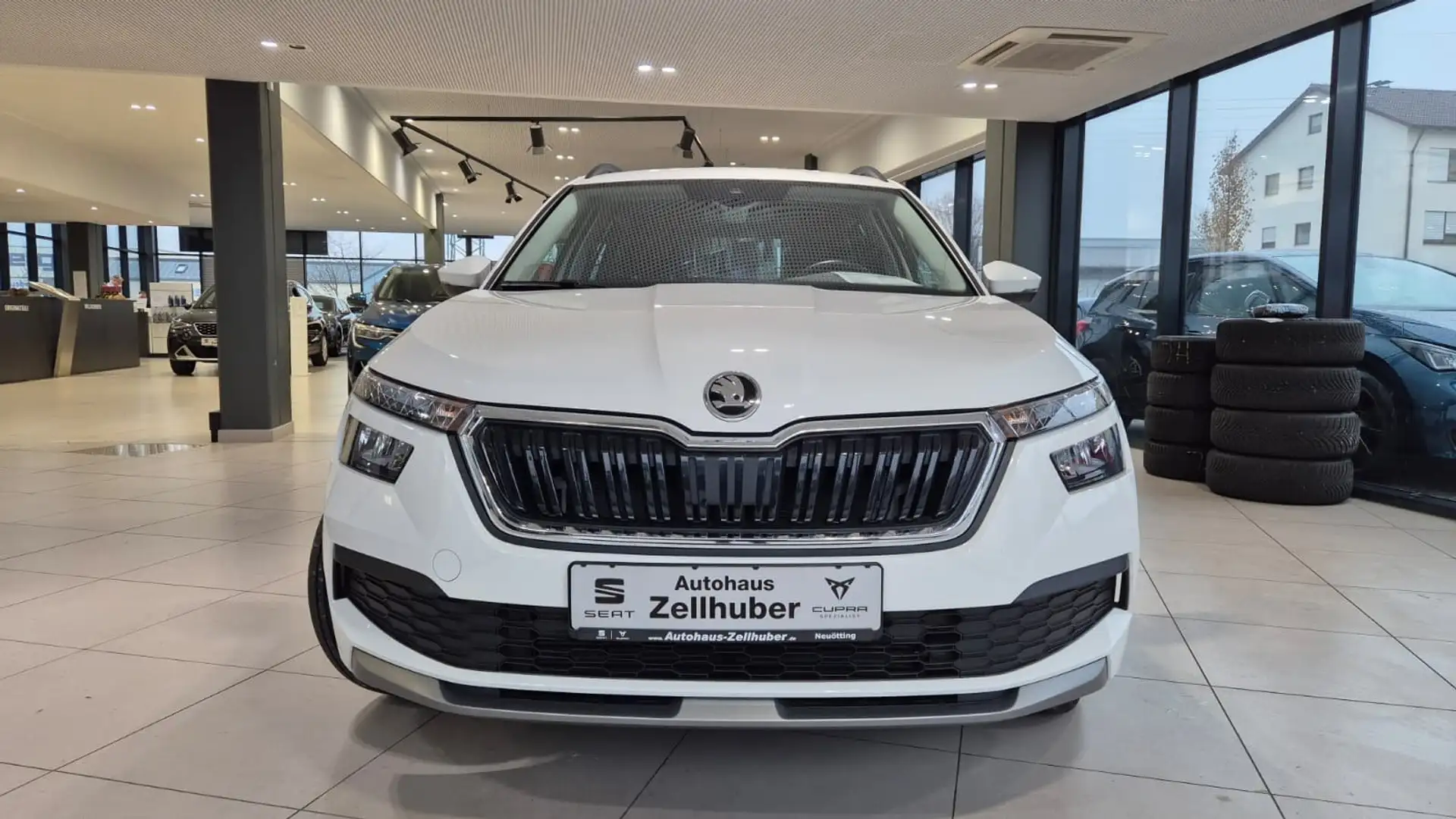 Skoda Kamiq 1.0 TSI Clever *AHK*Smart Link*Sitzhzg* Weiß - 2