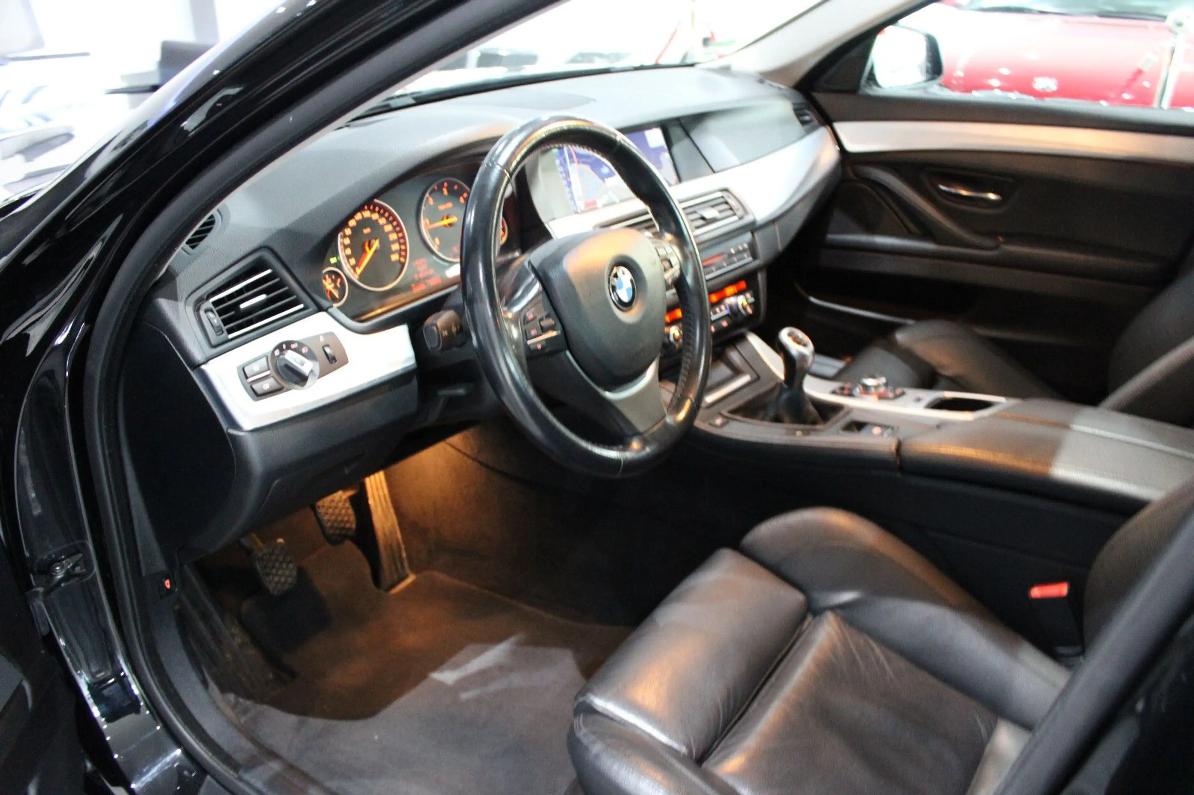 BMW 525 d SPORTPAKET LEDER NAVI XENON GSD EURO 5 &DPF — photo 3