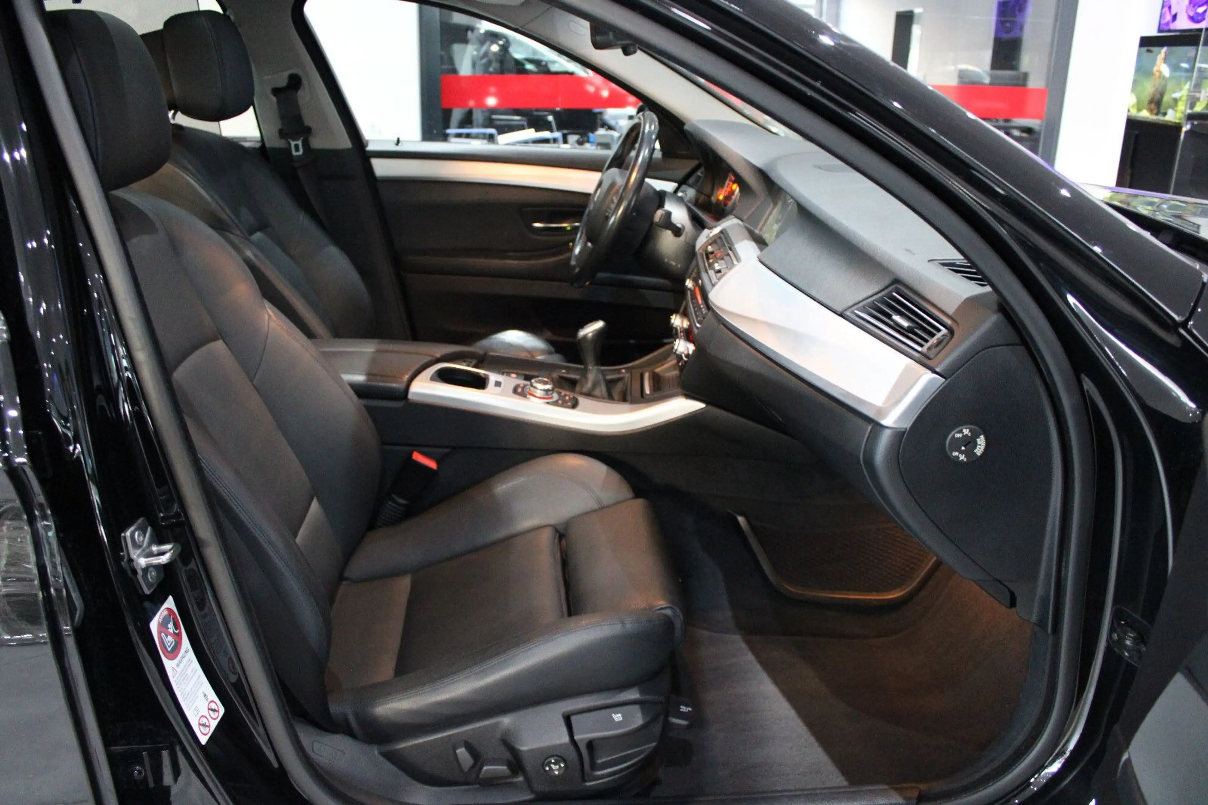 BMW 525 d SPORTPAKET LEDER NAVI XENON GSD EURO 5 &DPF — photo 8