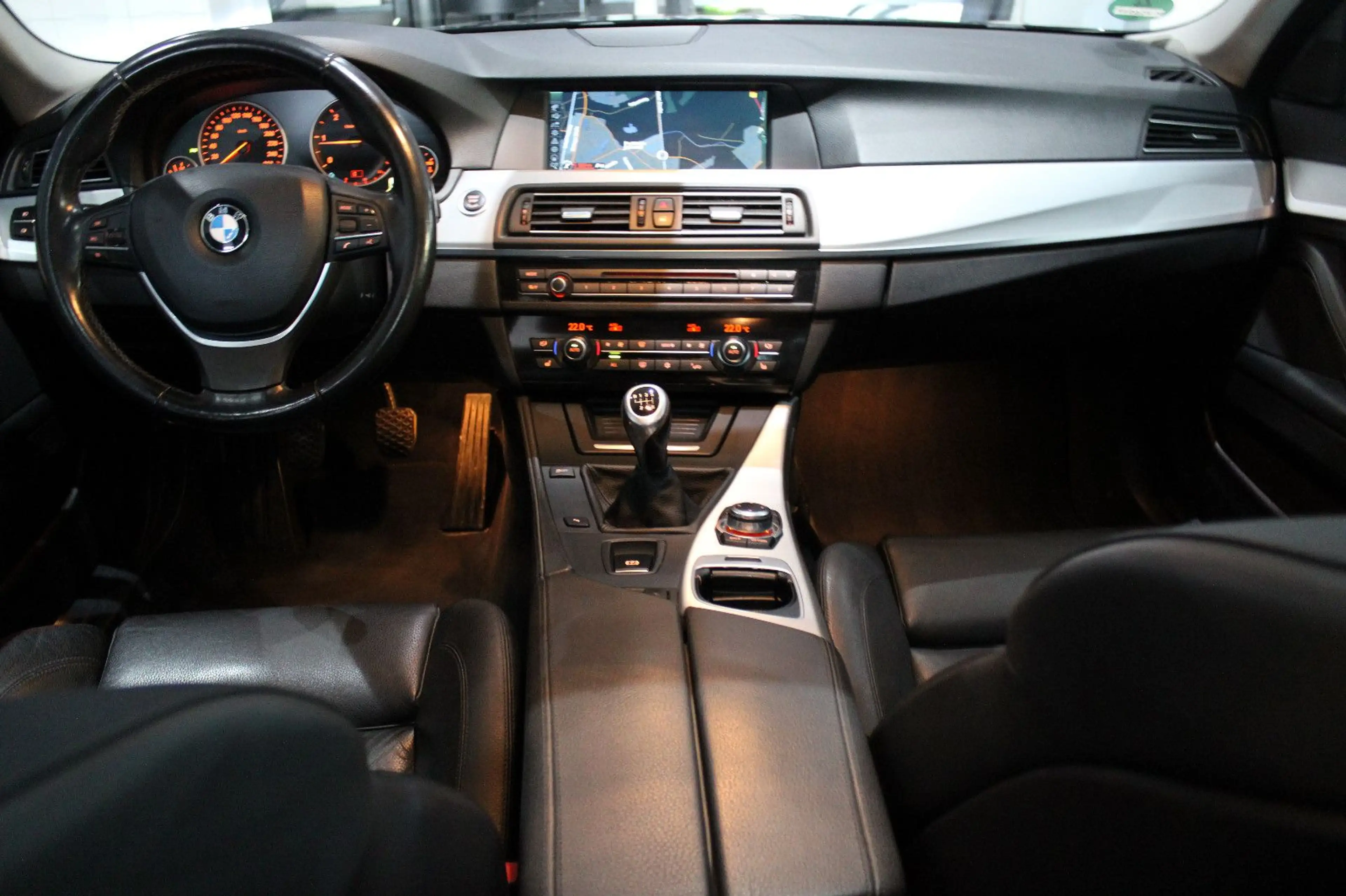 BMW 525 d SPORTPAKET LEDER NAVI XENON GSD EURO 5 &DPF — photo 4