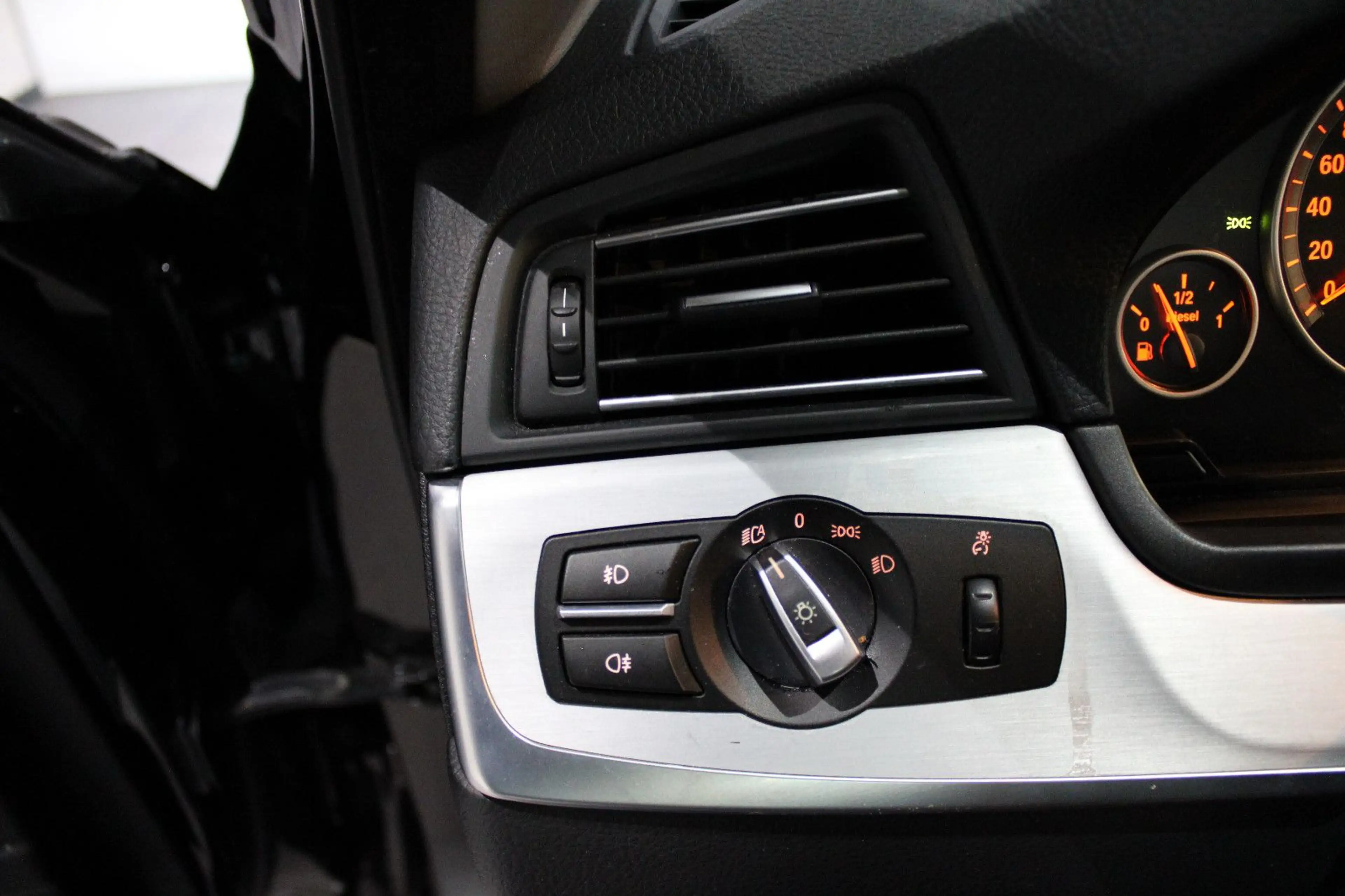 BMW 525 d SPORTPAKET LEDER NAVI XENON GSD EURO 5 &DPF — photo 9