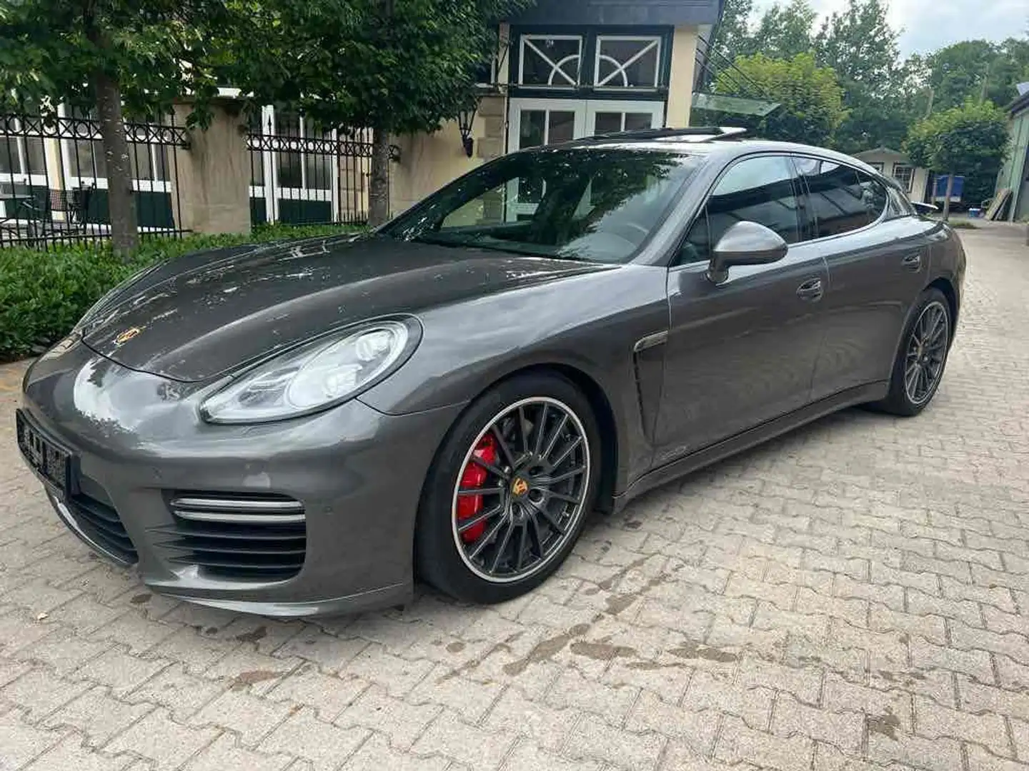 Porsche Panamera GTS Glasdach Sport Chrono Bose Glasdach Grau - 1