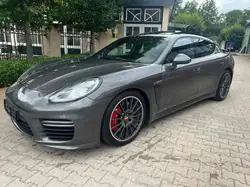 Porsche Panamera GTS Glasdach Sport Chrono Bose Glasdach