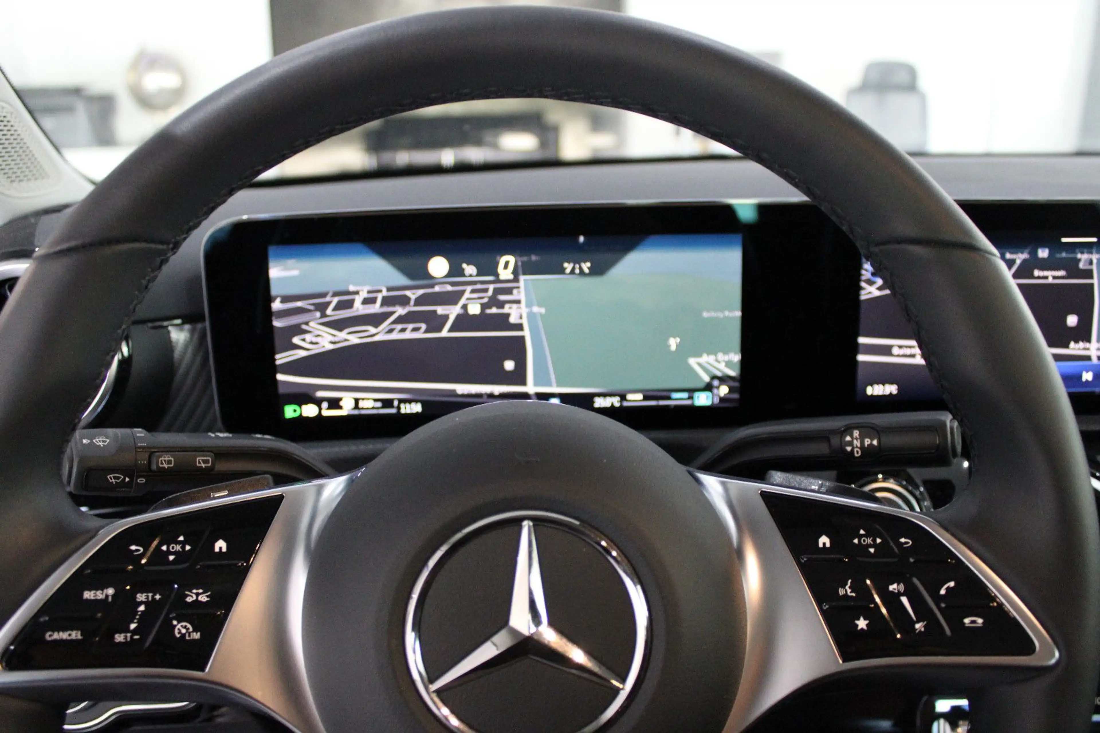 Mercedes-Benz A 180 A 200 DCT SPORTPAKET LEDER NAVI LED *I.HAND* — photo 9