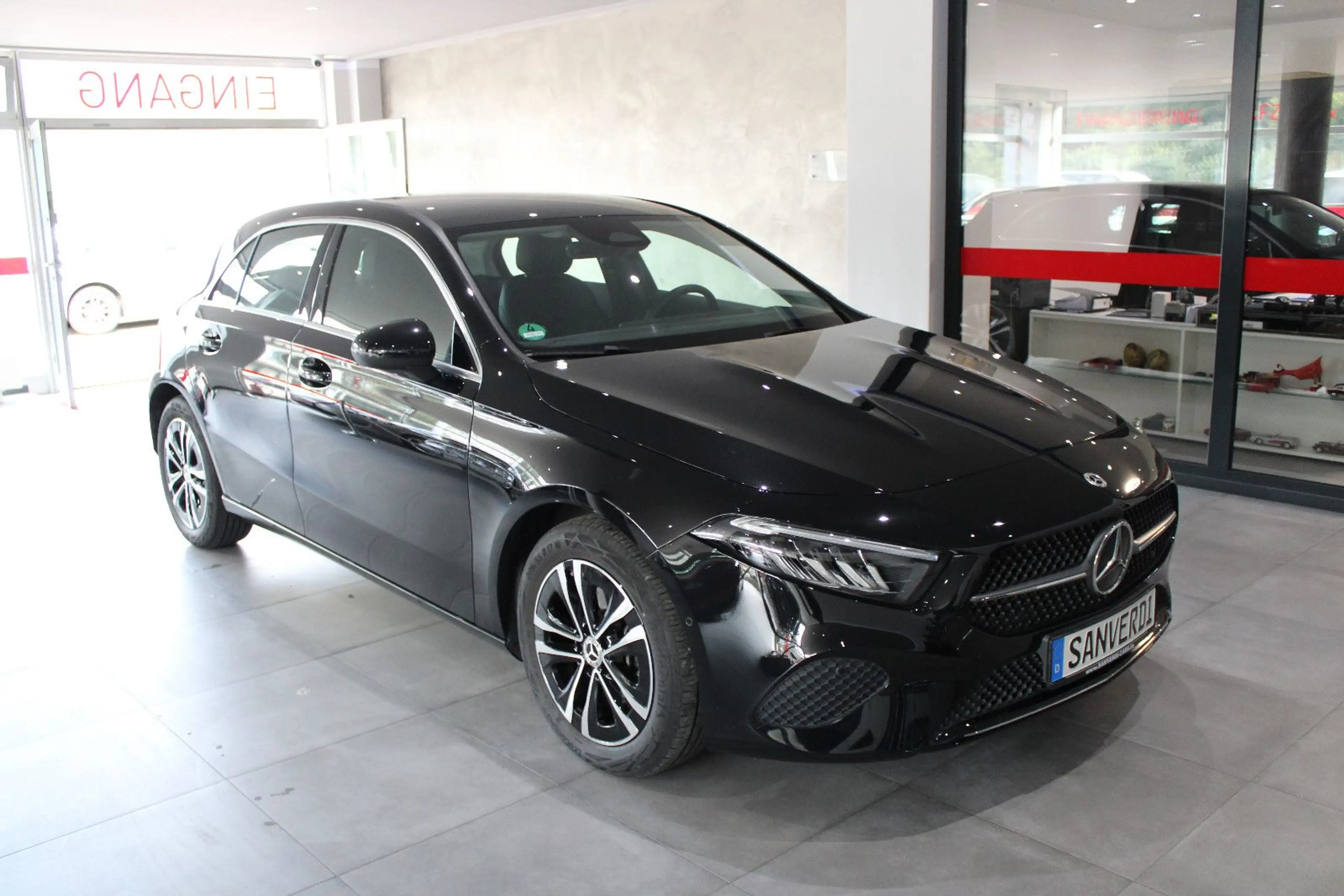 Mercedes-Benz A 180 A 200 DCT SPORTPAKET LEDER NAVI LED *I.HAND* — photo 2