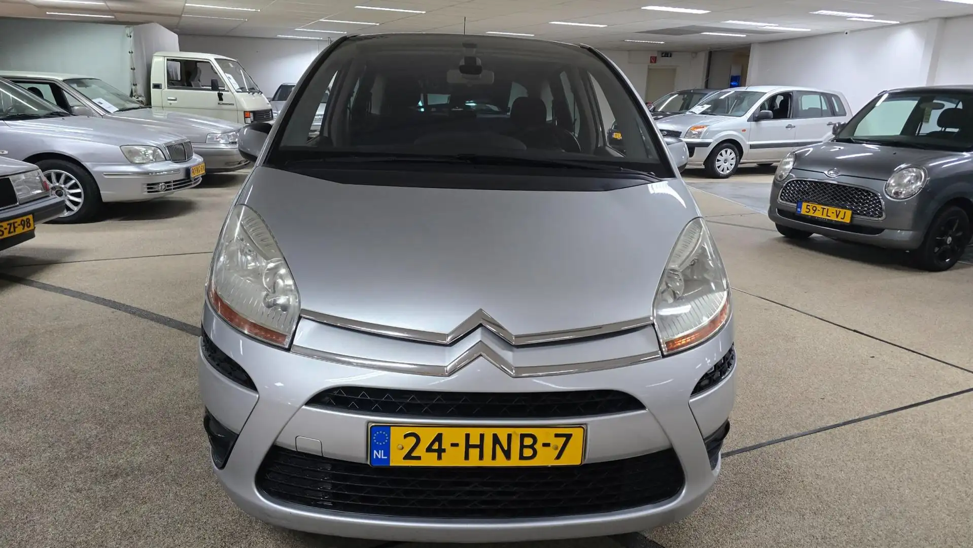 Citroen C4 Picasso 1.6 VTi Ambiance 5p. Grijs - 2