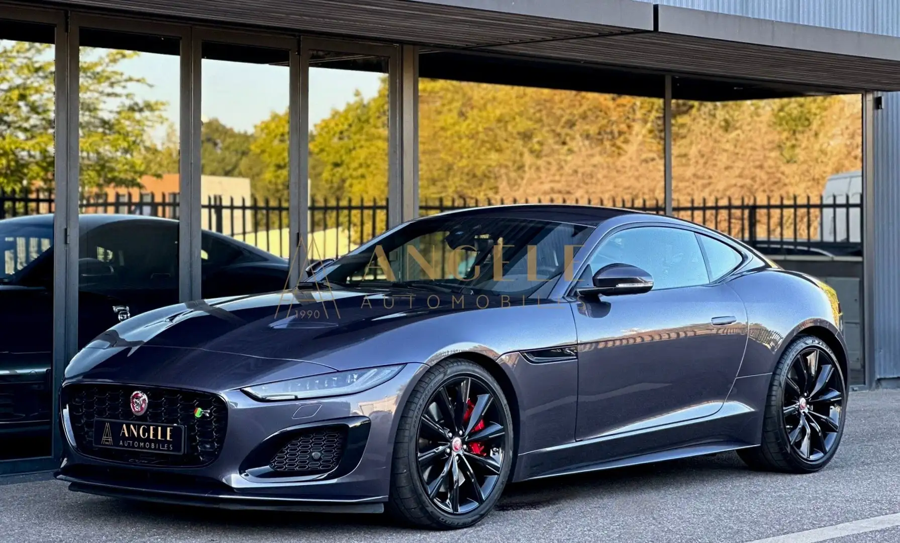 Jaguar F-Type Coupé V8 5L Essence Suralim. 575 BVA8 AWD R Gris - 1