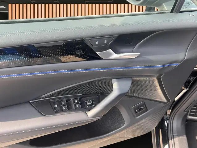 Volkswagen Tiguan view 8