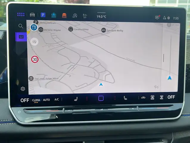 Volkswagen Tiguan view 11