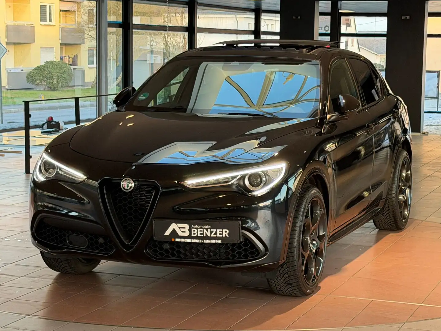 Alfa Romeo Stelvio Veloce Q4/PANORAMA/H&K-SOUND/21''ZOLL Schwarz - 1