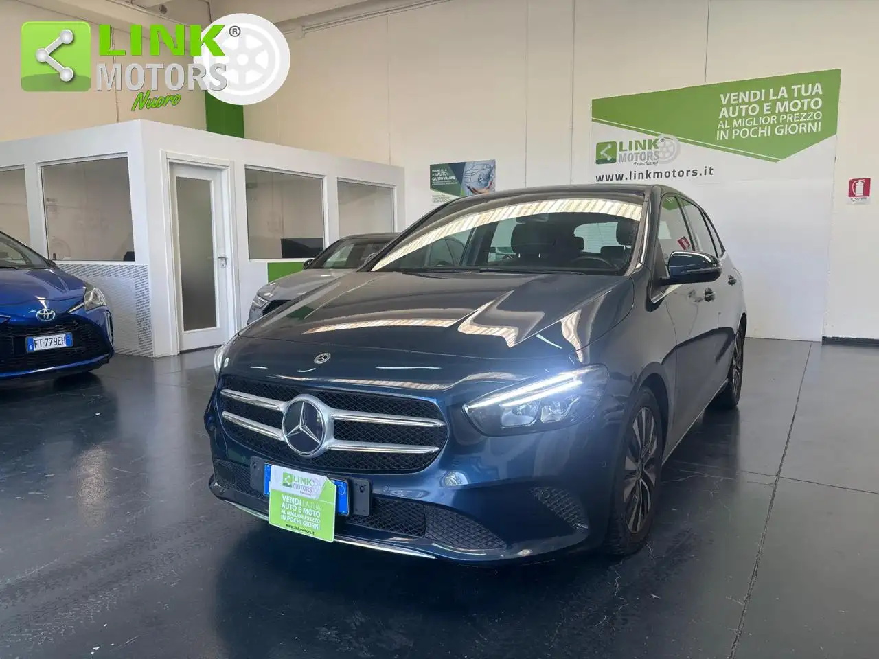 Mercedes-Benz B 180