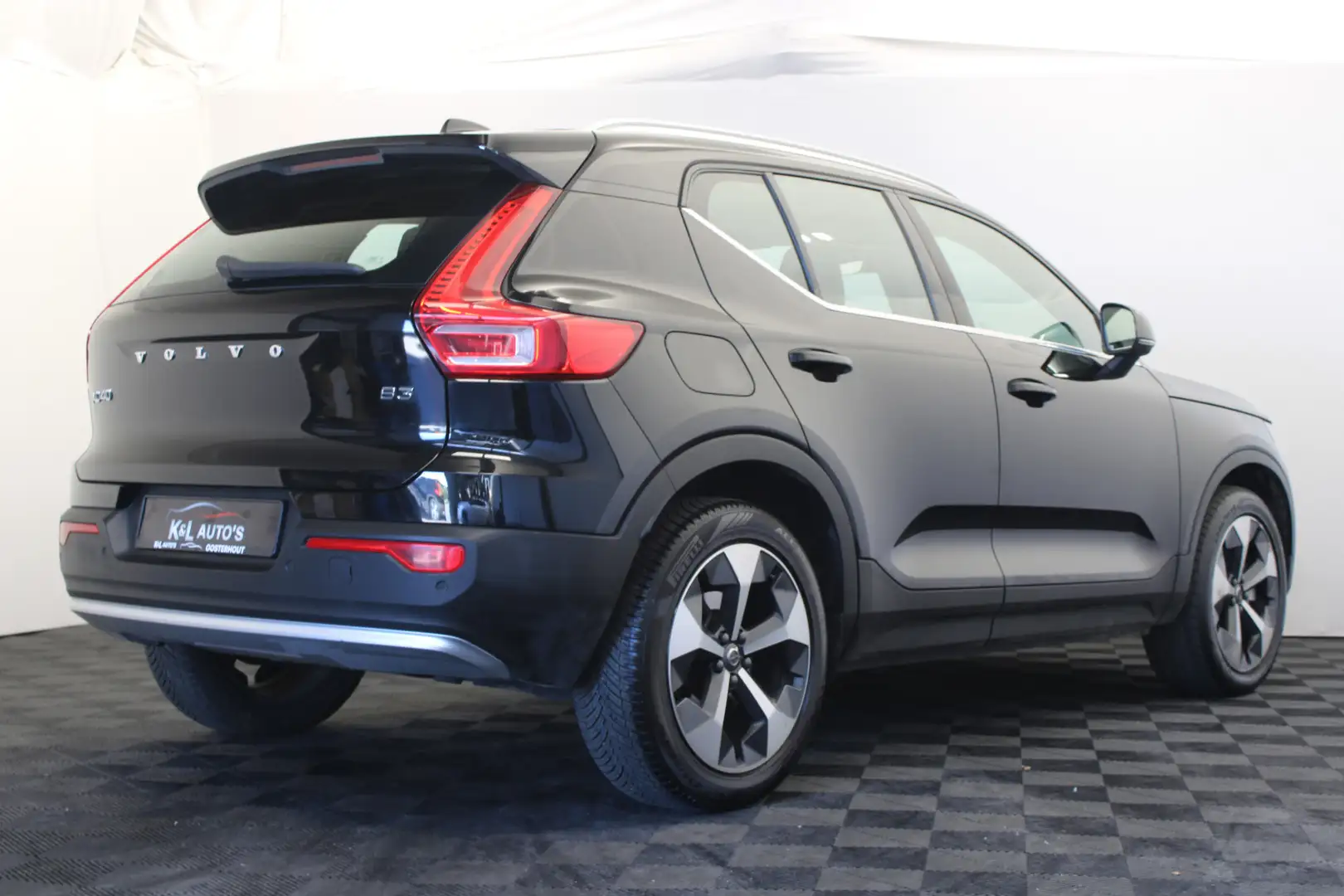 Volvo XC40 2.0 B3 Ultimate Bright |Pano|Stoel\stuur verwarmin Zwart - 2