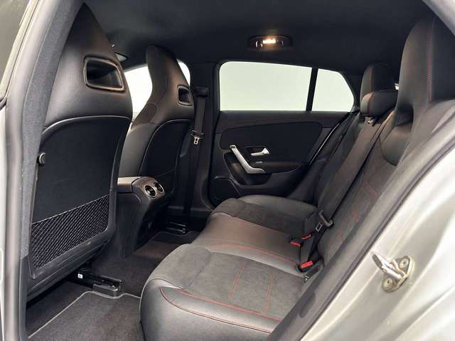 Mercedes-Benz CLA 180 — photo 15