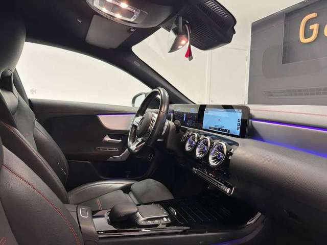 Mercedes-Benz CLA 180 — photo 13